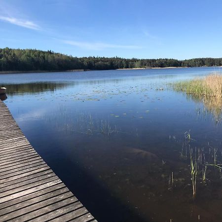 Nice Holiday House At Horse Farm With Lake And Sauna Holo  Exteriör bild