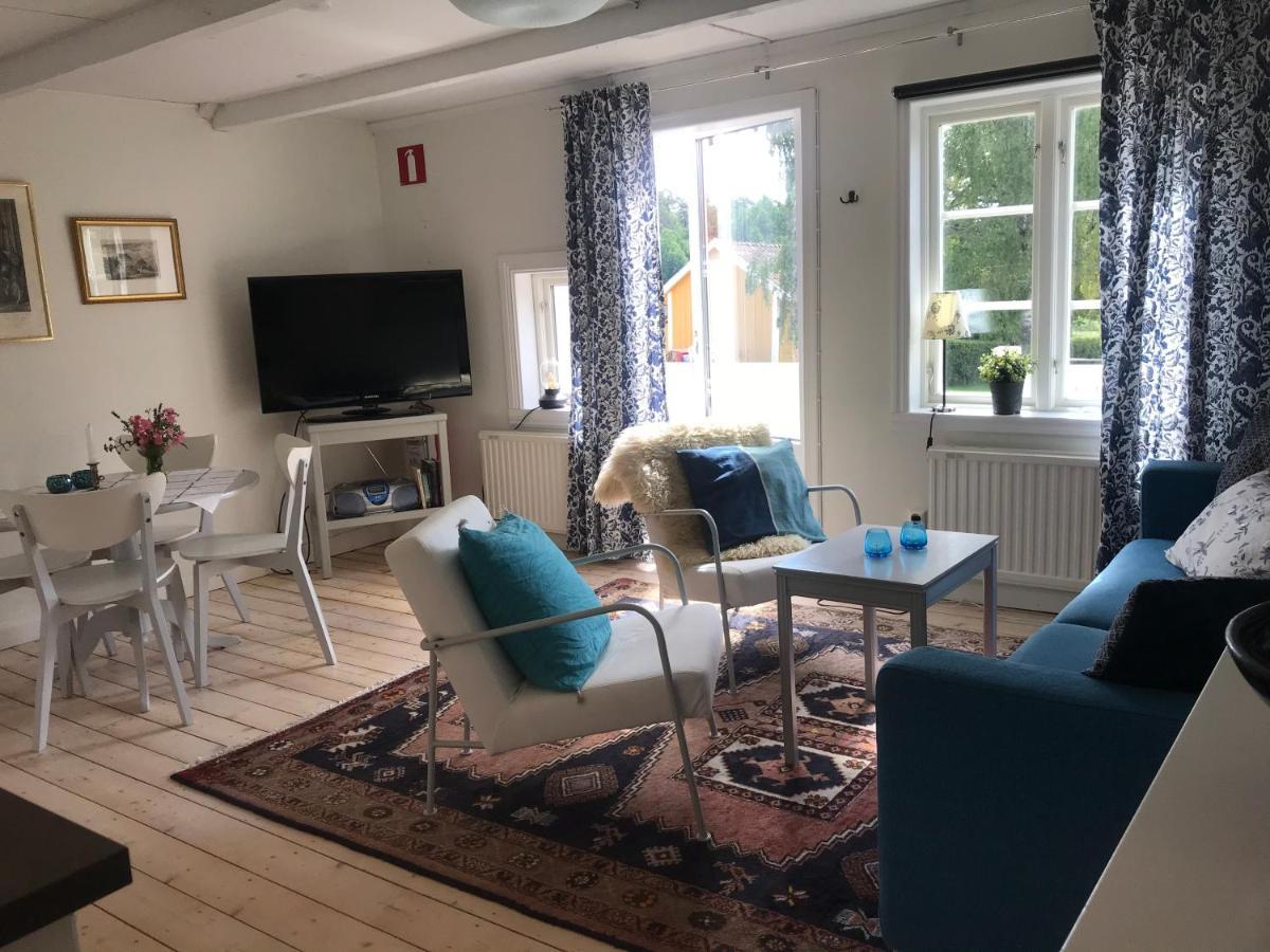 Nice Holiday House At Horse Farm With Lake And Sauna Holo  Exteriör bild